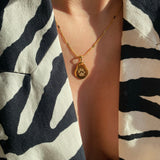 Collar de medalla irregular personalizable