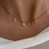 Collar con nombre personalizable