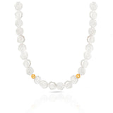 Collier de perles de roses blanches