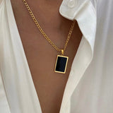 Collana in marmo nero