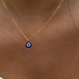 Collar de ojos