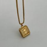 Collar Medalla Cuadrada