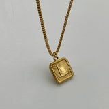 Collar Medalla Cuadrada