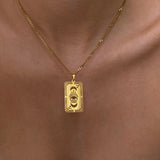 Collar con medalla Luna