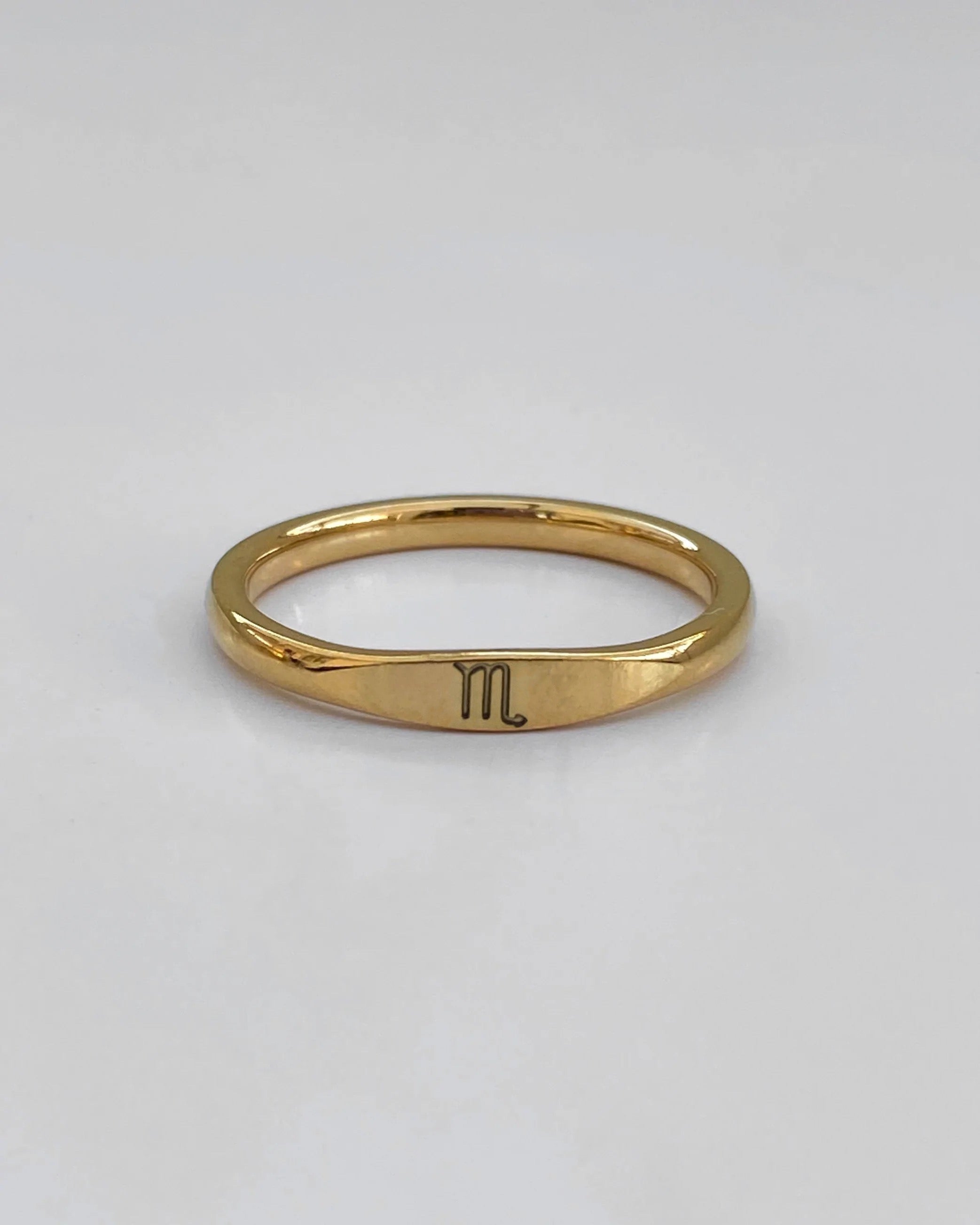 Anillo con el signo del zodiaco