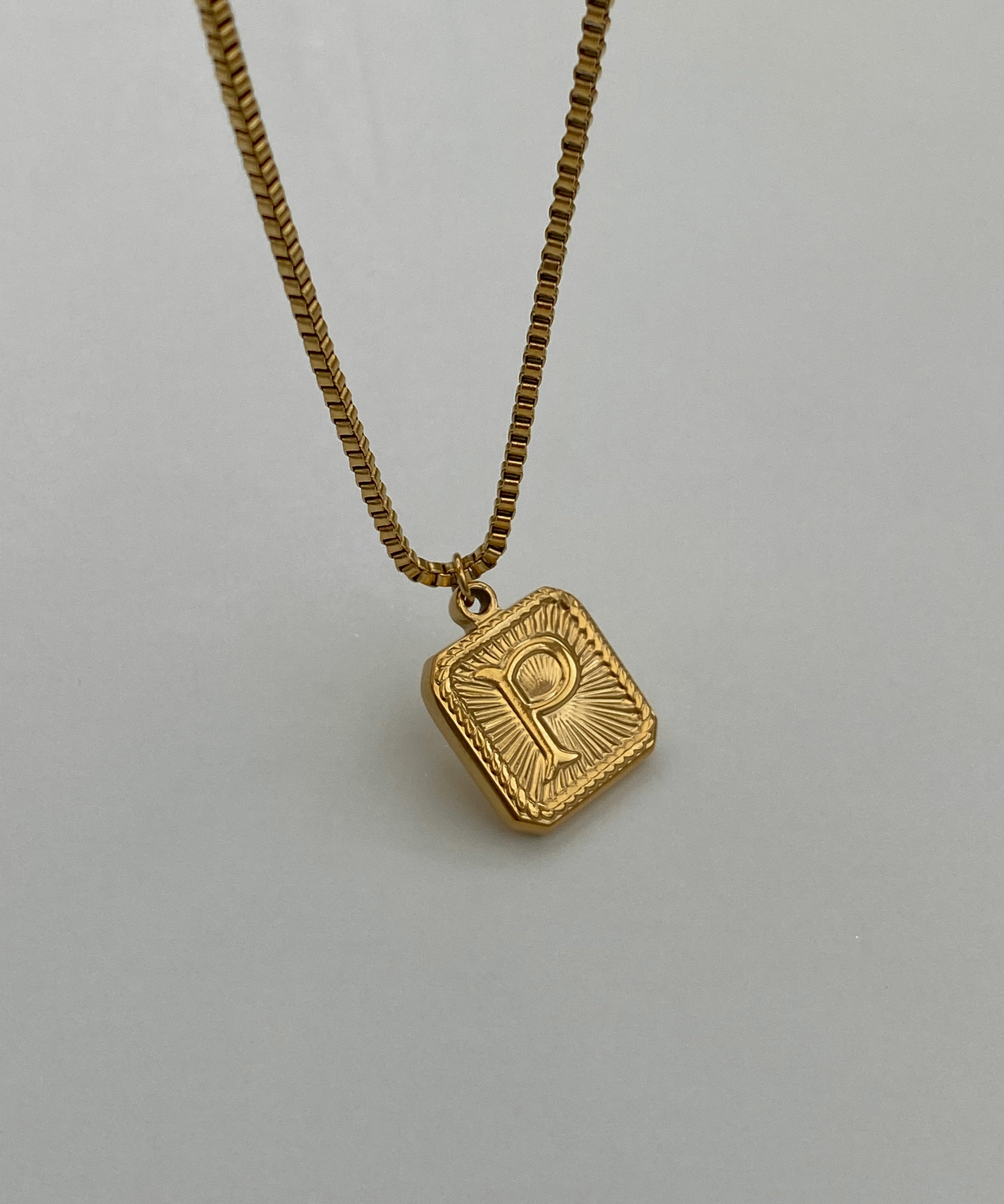 Collar Medalla Cuadrada