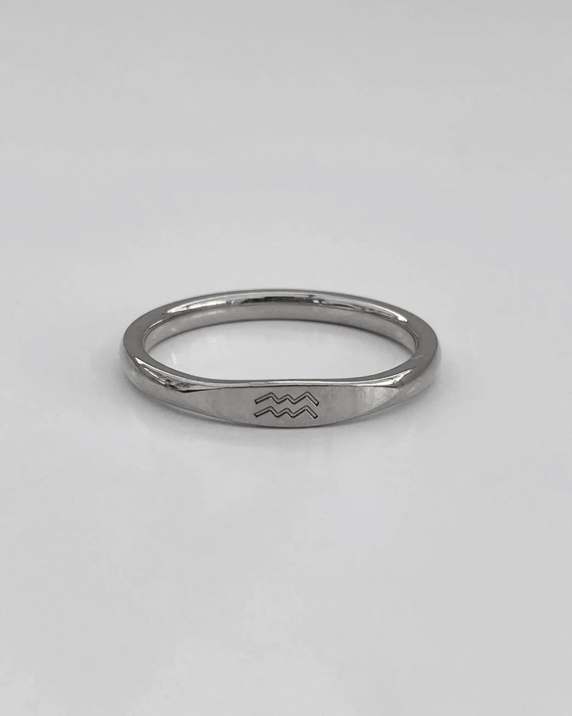 Anillo con el signo del zodiaco