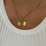 Collar Medalla Cuadrada