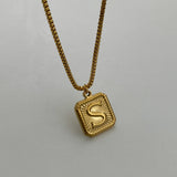 Collar Medalla Cuadrada