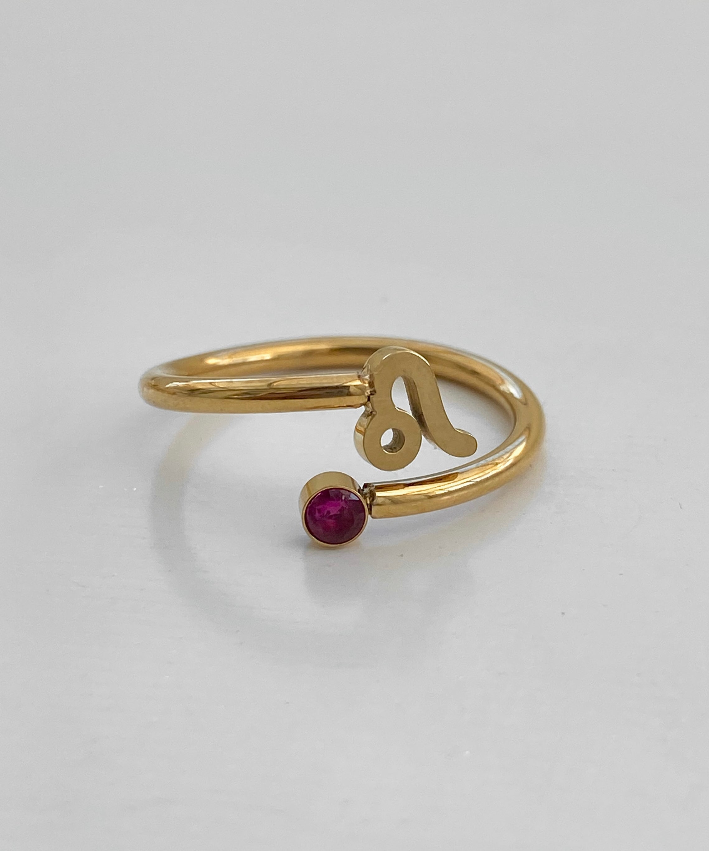 Anillo de signos del zodíaco de cristal