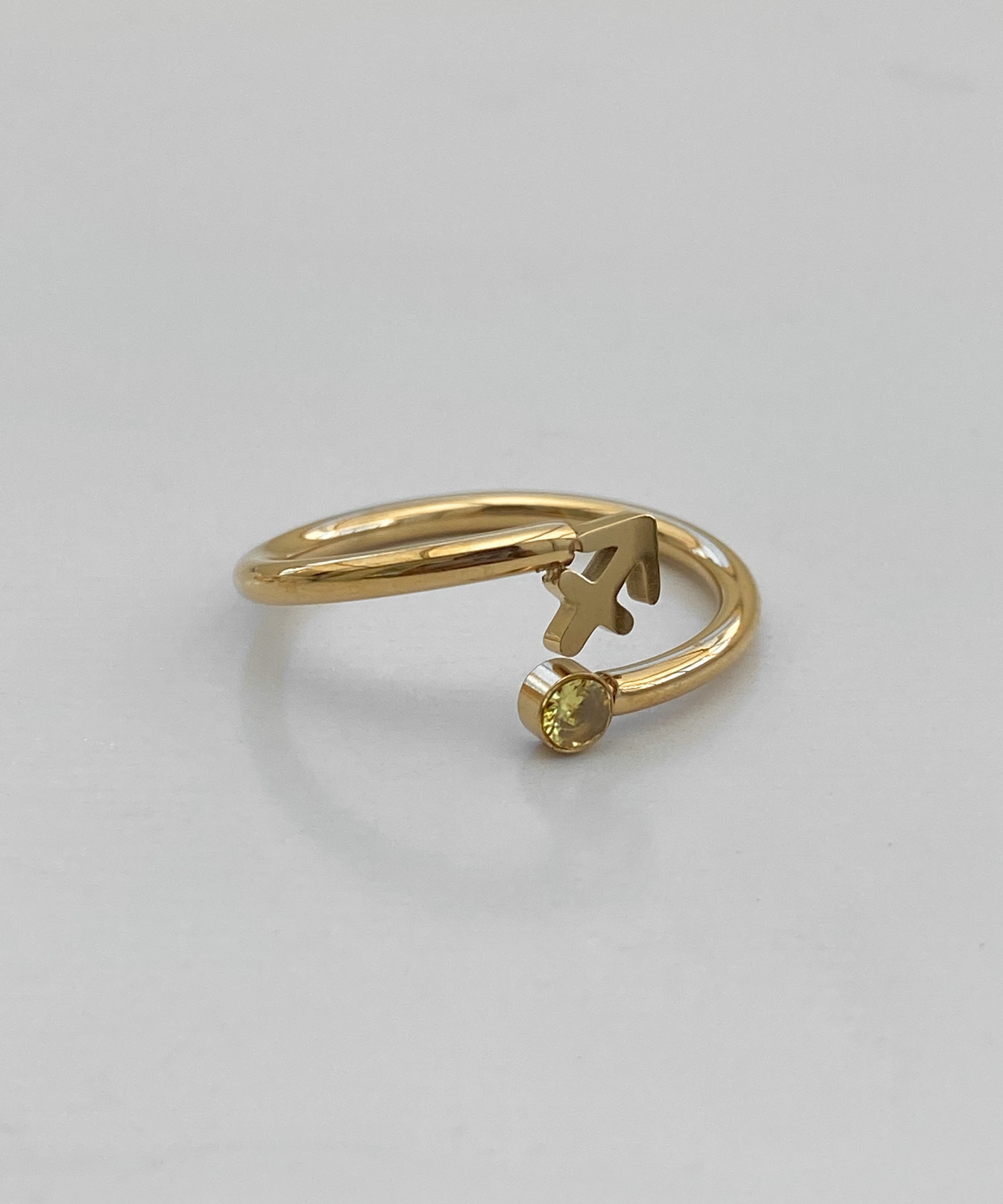 Anillo de signos del zodíaco de cristal