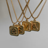Collar Medalla Cuadrada