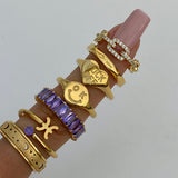 Anillo de signos del zodíaco de cristal