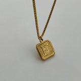 Collar Medalla Cuadrada