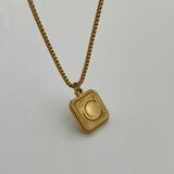 Collar Medalla Cuadrada