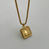 Collar Medalla Cuadrada