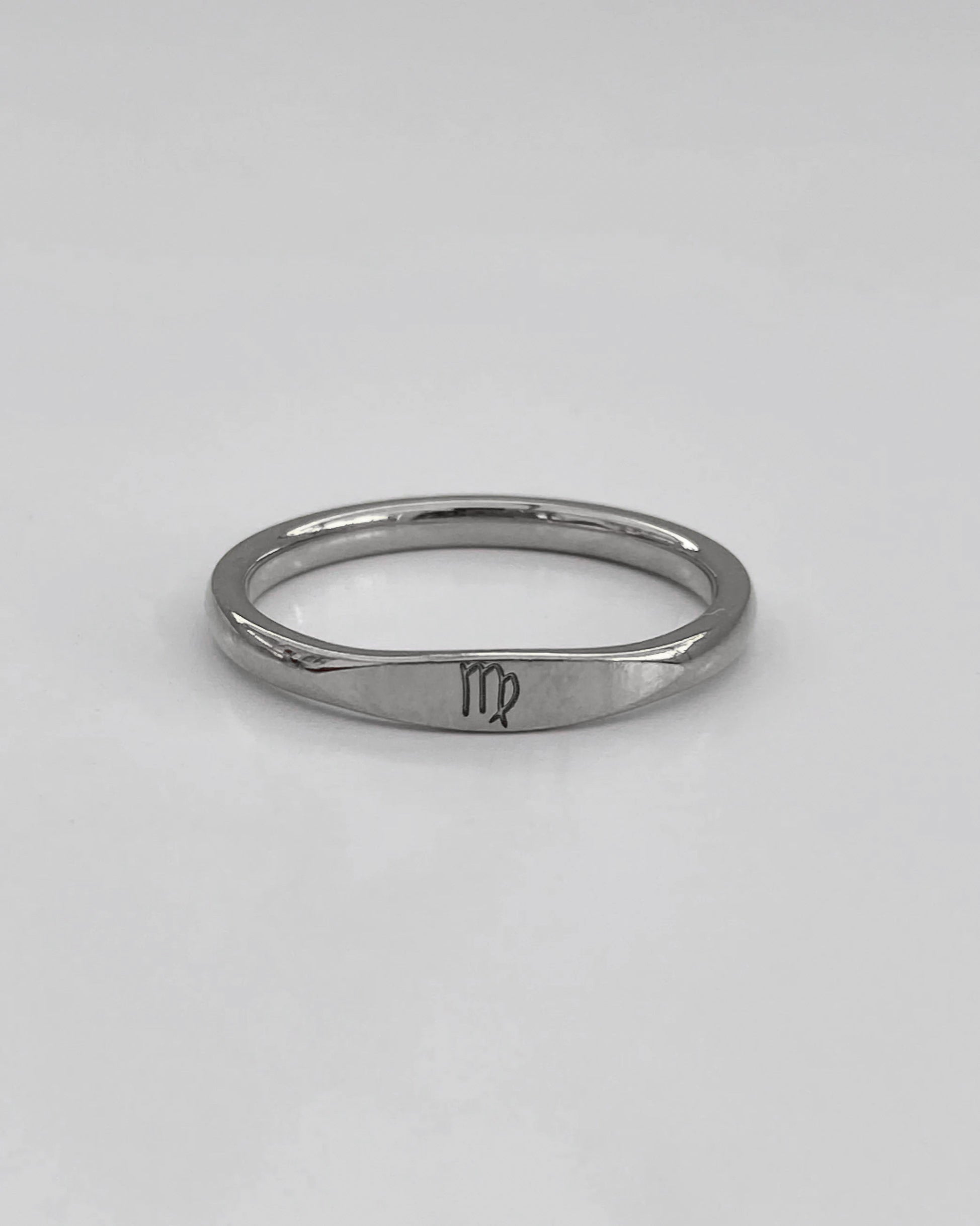Anillo con el signo del zodiaco